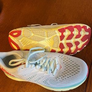 Hoka One Clifton 7 Morning Mist/ Hot Coral 9.5